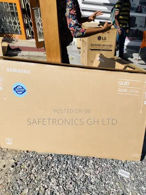 Experience the Nice Samsung 75 Inches QLED Glossy QNED Tv