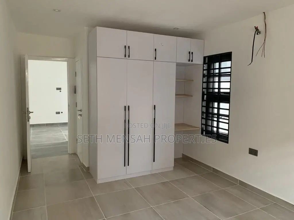 3bdrm House in Skm, Ghana Flag for sale
