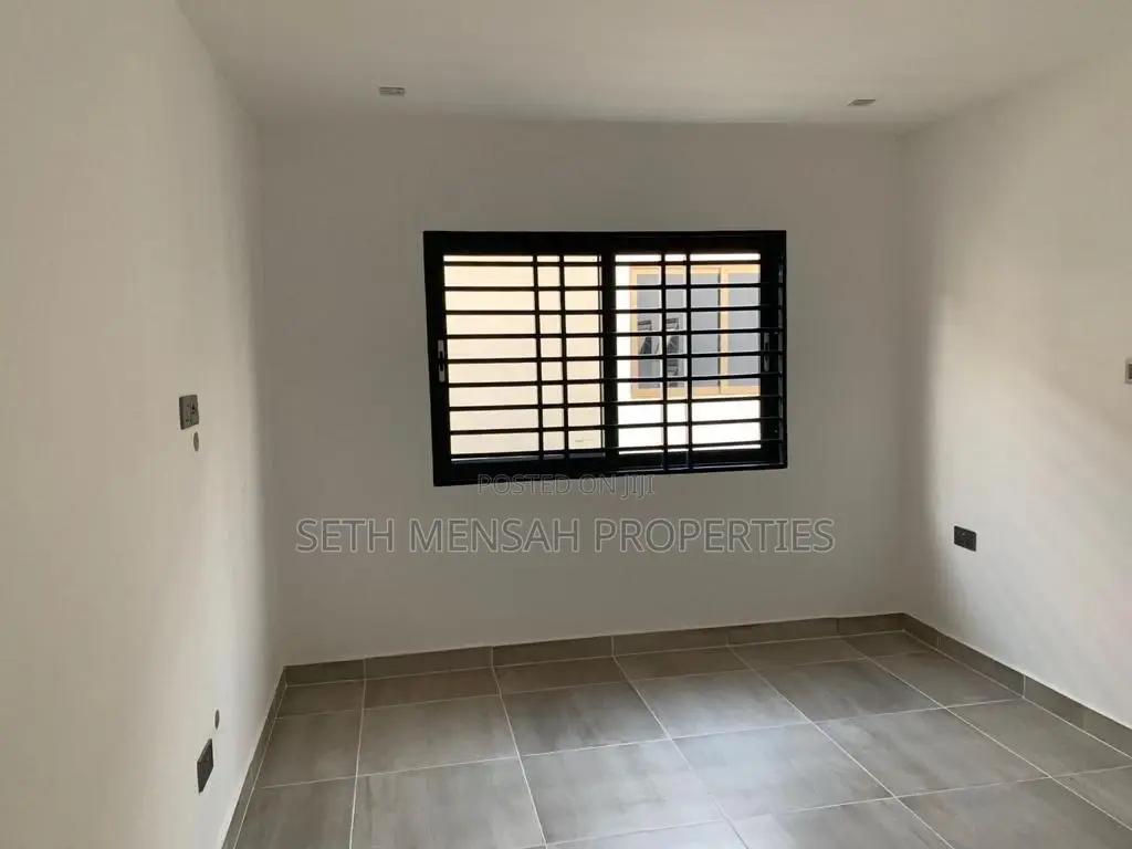 3bdrm House in Skm, Ghana Flag for sale