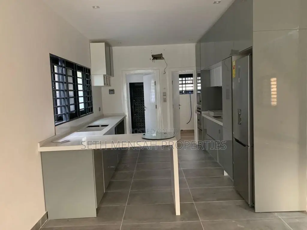 3bdrm House in Skm, Ghana Flag for sale
