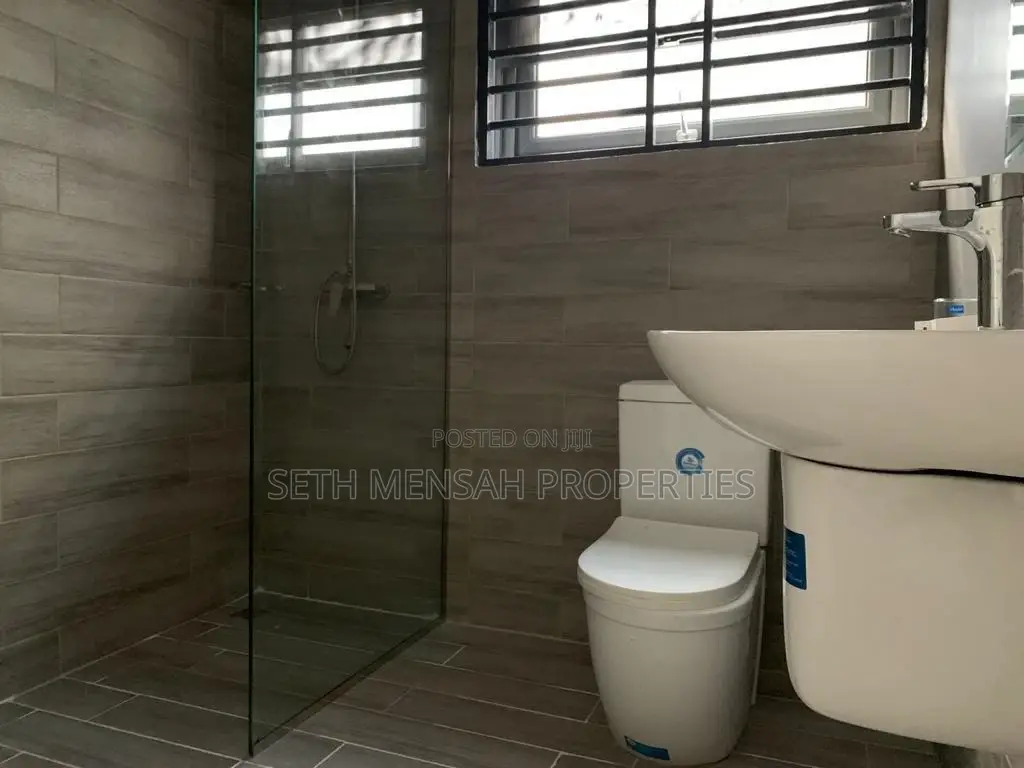 3bdrm House in Skm, Ghana Flag for sale