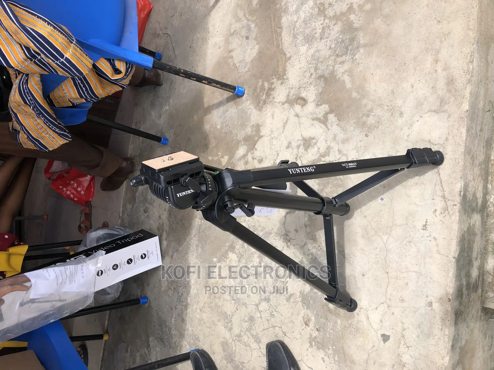 Yunteng VCT 860AV Tripod for DSLR Photo and Video