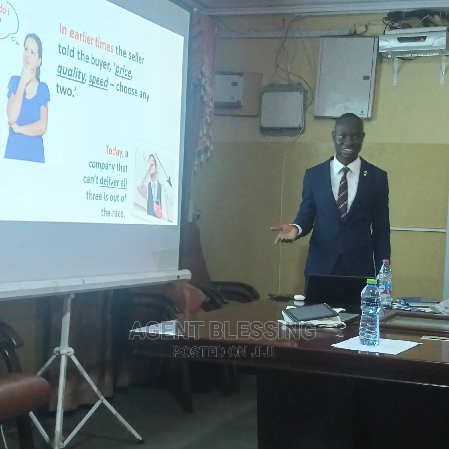 Projector(Gh400) + Screen(Gh200) Rentals in Tema and Accra