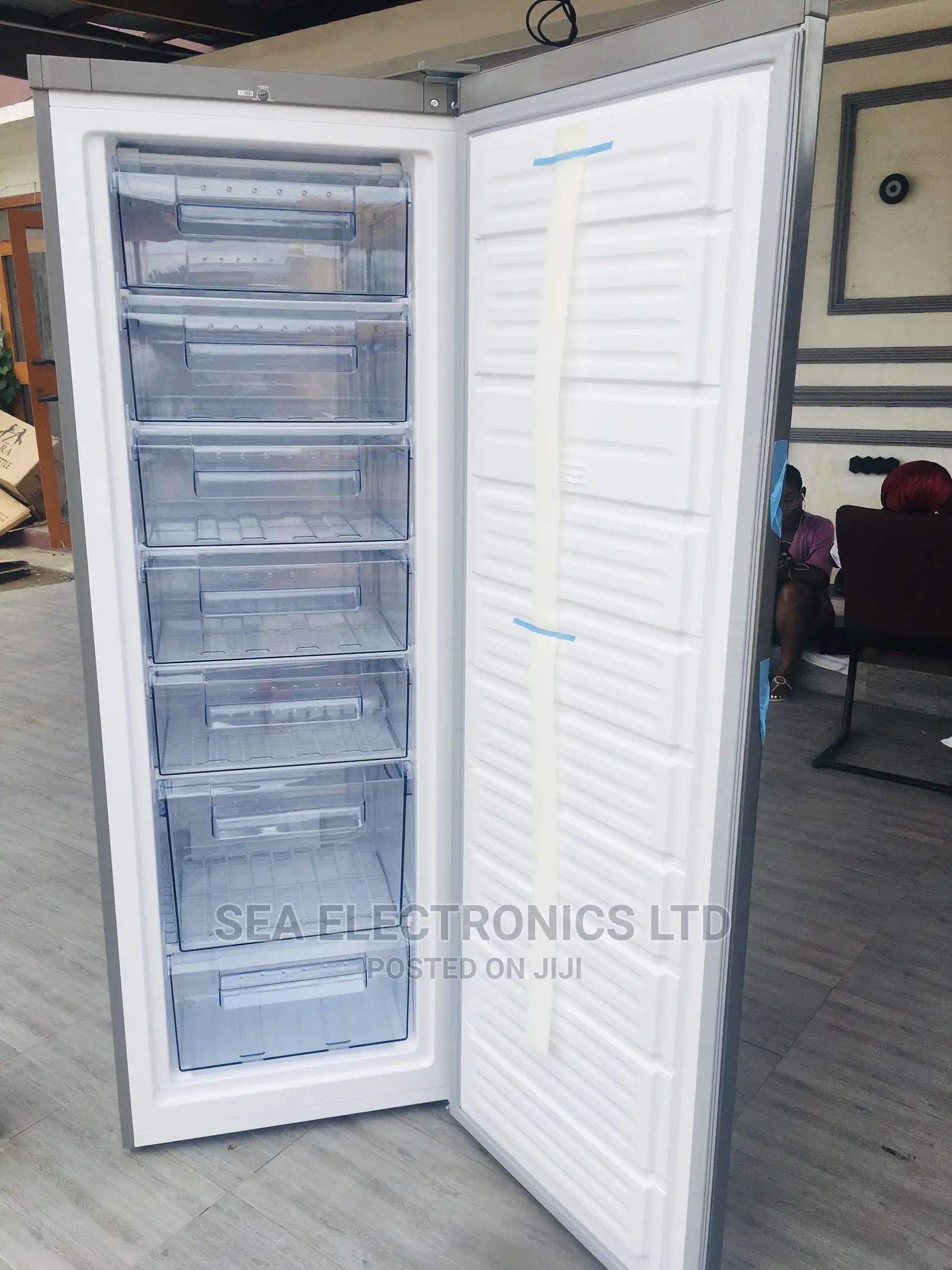 Quality Standing Pearl 225 Litres Freezer Fridge