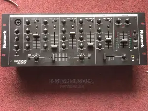 Numark Cm 200 DJ Mixer