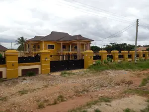 8bdrm House in Star Gate Properties, Kumasi Metropolitan for sale