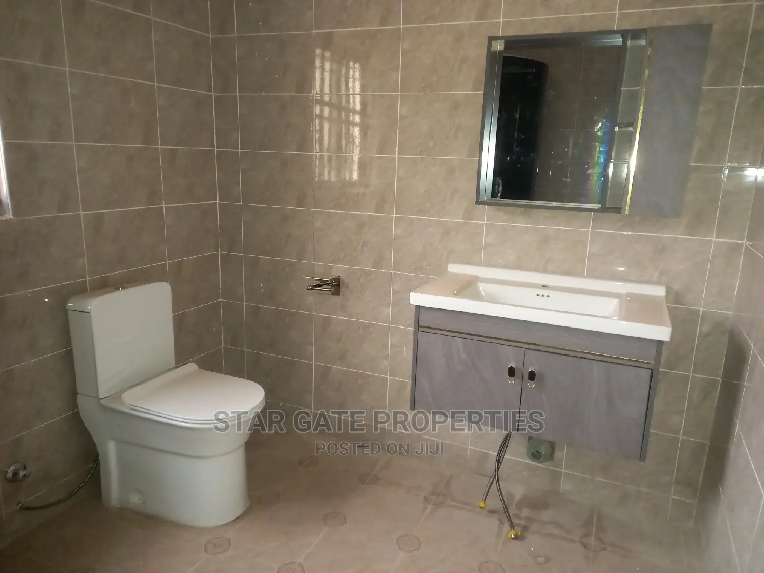 8bdrm House in Star Gate Properties, Kumasi Metropolitan for sale