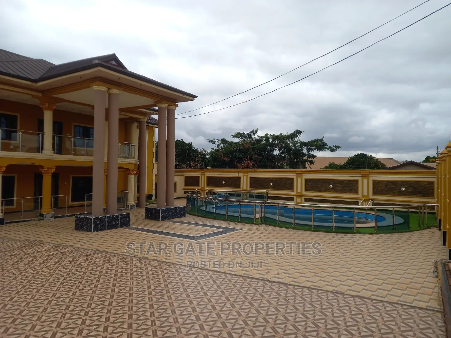 8bdrm House in Star Gate Properties, Kumasi Metropolitan for sale