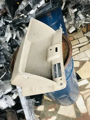 Toyota Corolla 2003-2008 Latterbox