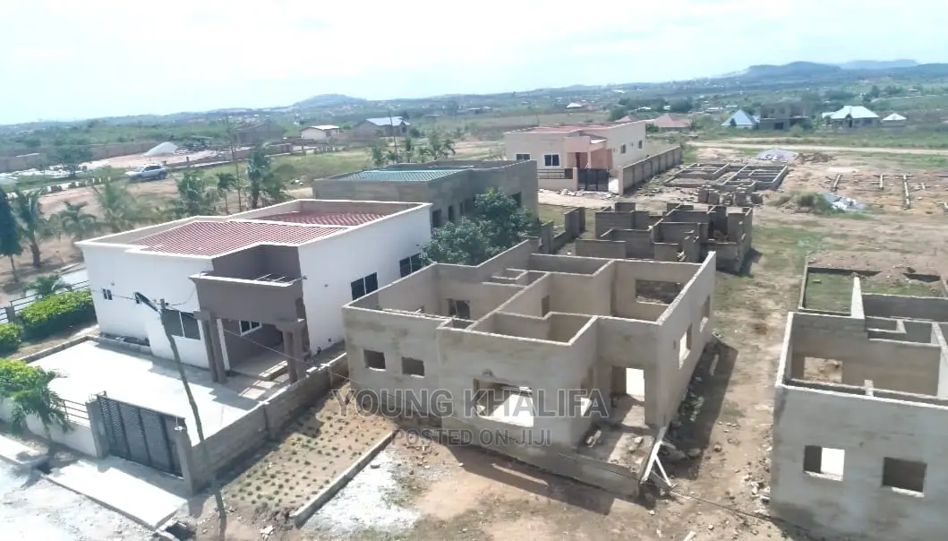 3bdrm House in Ahenfie Estate, Opeikuma for sale