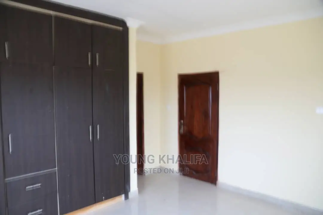 3bdrm House in Ahenfie Estate, Opeikuma for sale