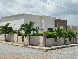 3bdrm House in Ahenfie Estate, Opeikuma for sale