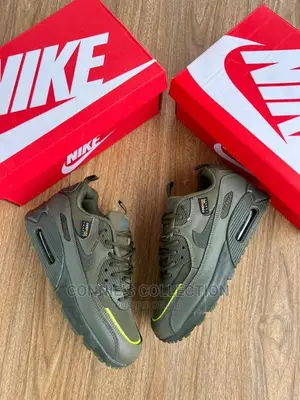 Nike Air Max Surplus