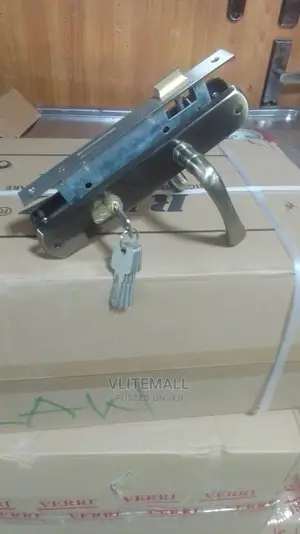 Nevevelo Luxury Door Lock (Normal Size)
