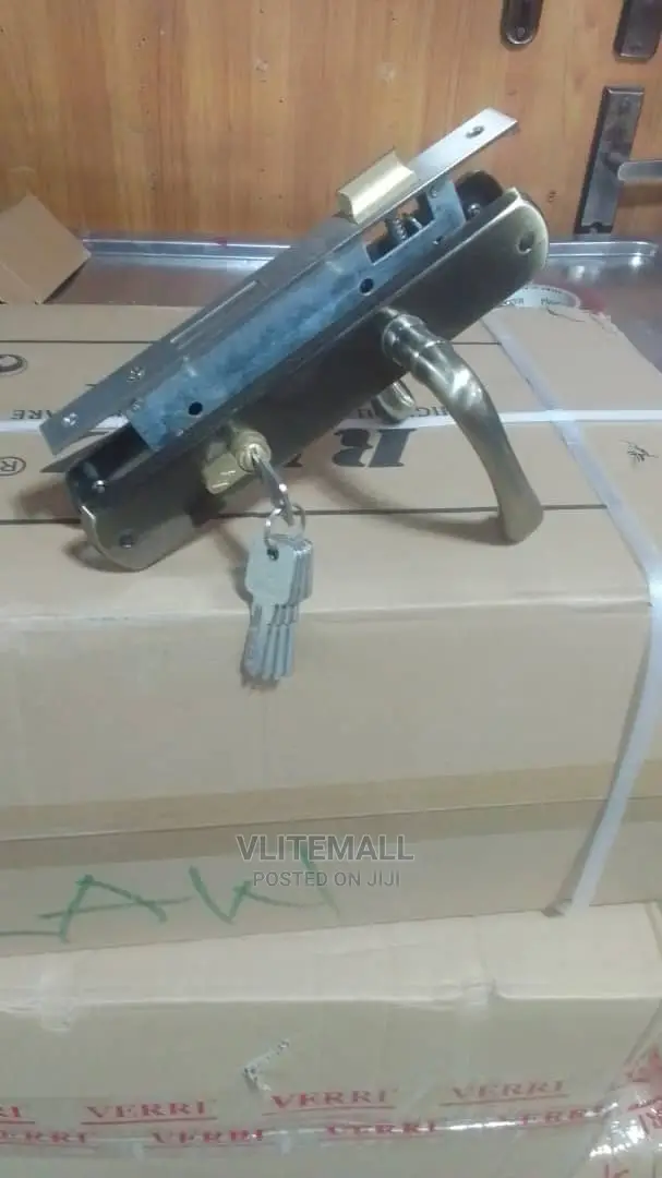 Nevevelo Luxury Door Lock (Normal Size)