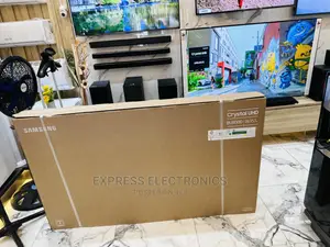 Samsung Realistic Shades and Hues UHD Smart 65”Bu8072 Tv