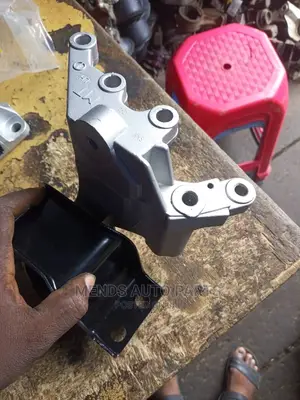 Nissan Qashqai Engine Seat 2016