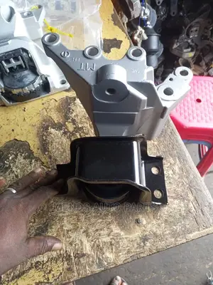Nissan Qashqai Engine Seat 2016