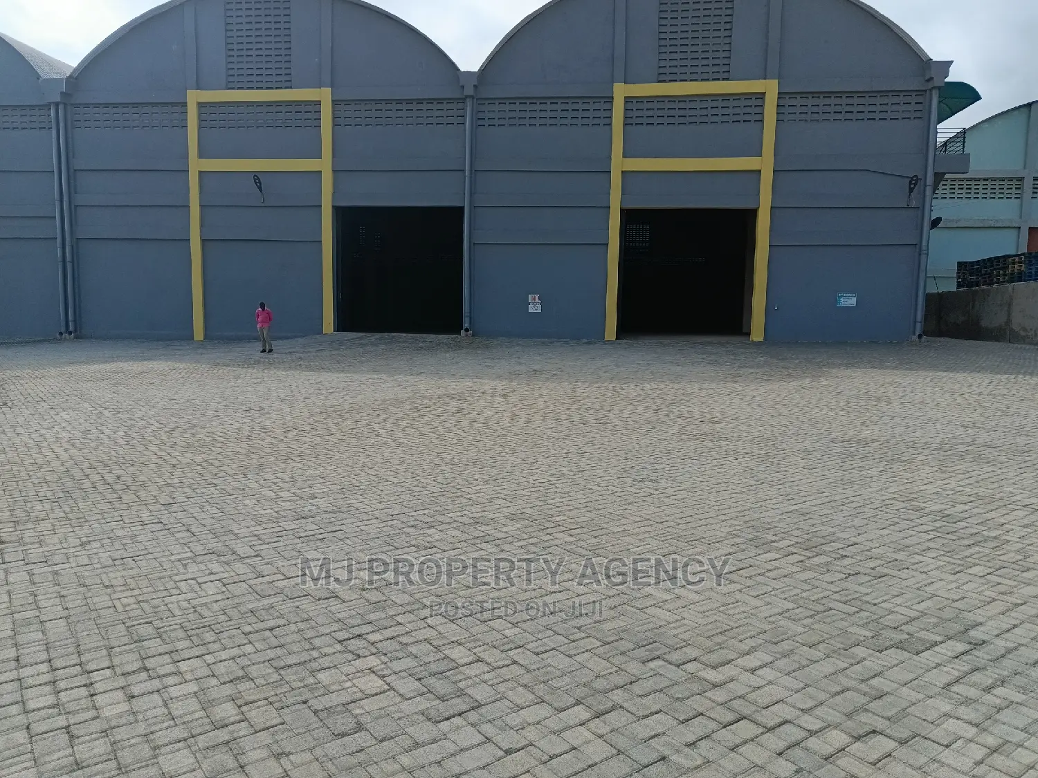 5000 SQM Warehouse With Offices at Tema