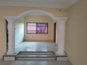3bdrm Block of Flats in Atasamanso, Kumasi Metropolitan for rent