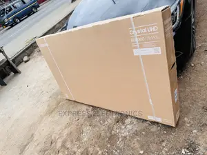 Adorable  TV Samsung UHD Screen 65”Bu8072
