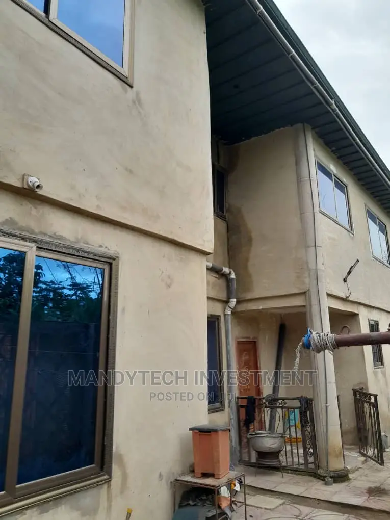 10bdrm Mansion in Kumasi Metropolitan for sale
