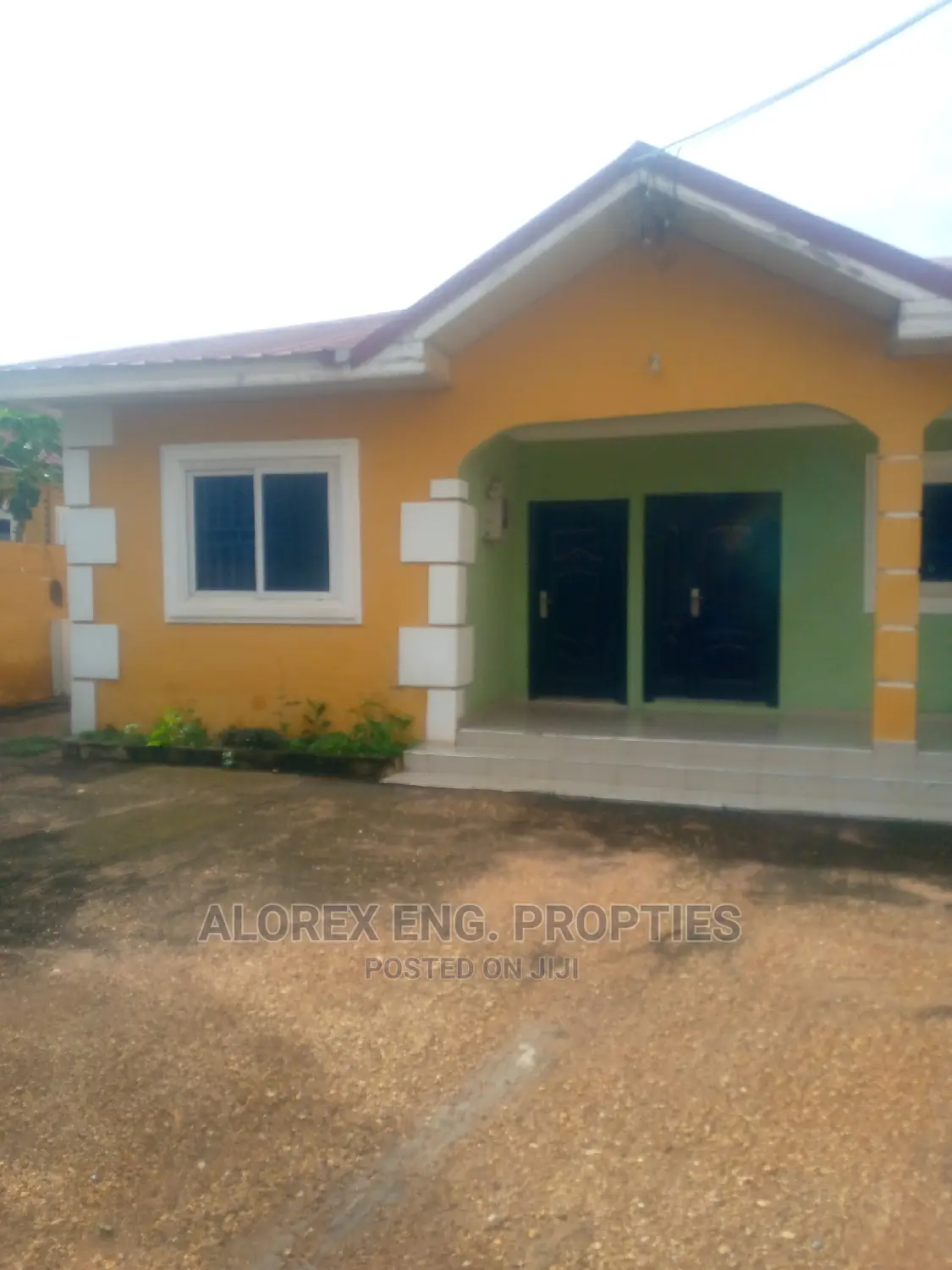 3bdrm House in Self Compound, Oyarifa for rent