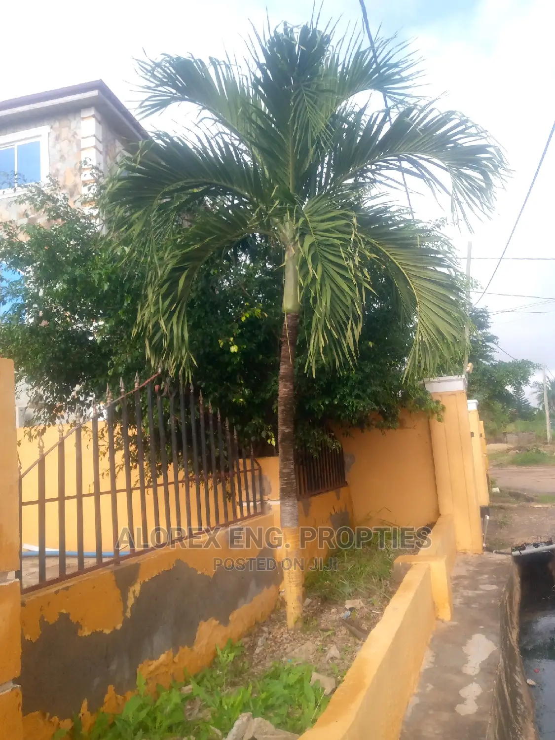 3bdrm House in Self Compound, Oyarifa for rent