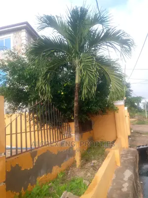 3bdrm House in Self Compound, Oyarifa for rent