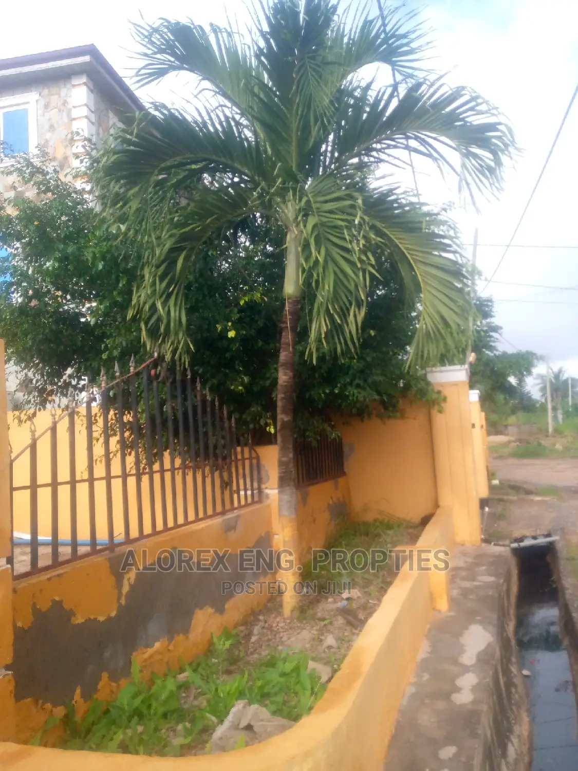 3bdrm House in Self Compound, Oyarifa for rent