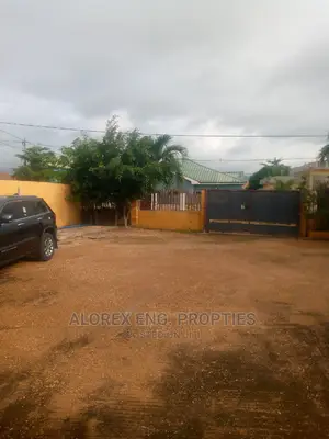 3bdrm House in Self Compound, Oyarifa for rent