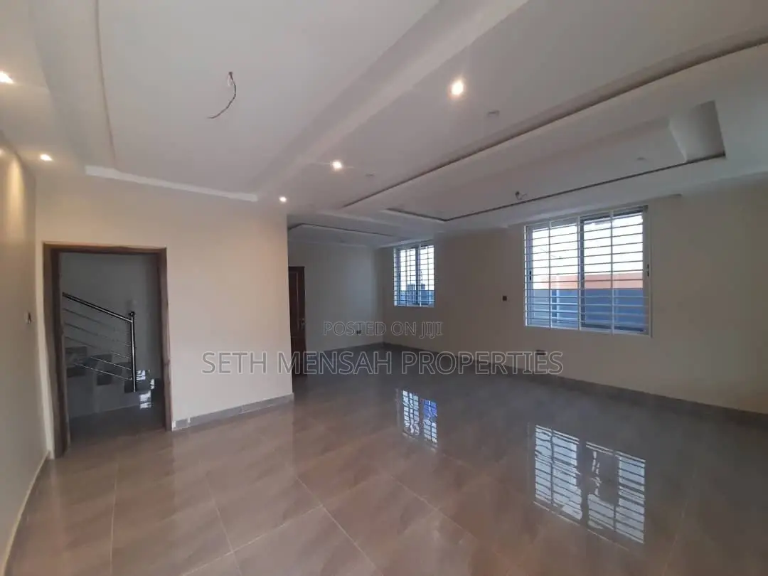 4bdrm House in Oyarifa for sale