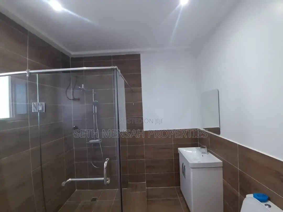 4bdrm House in Oyarifa for sale