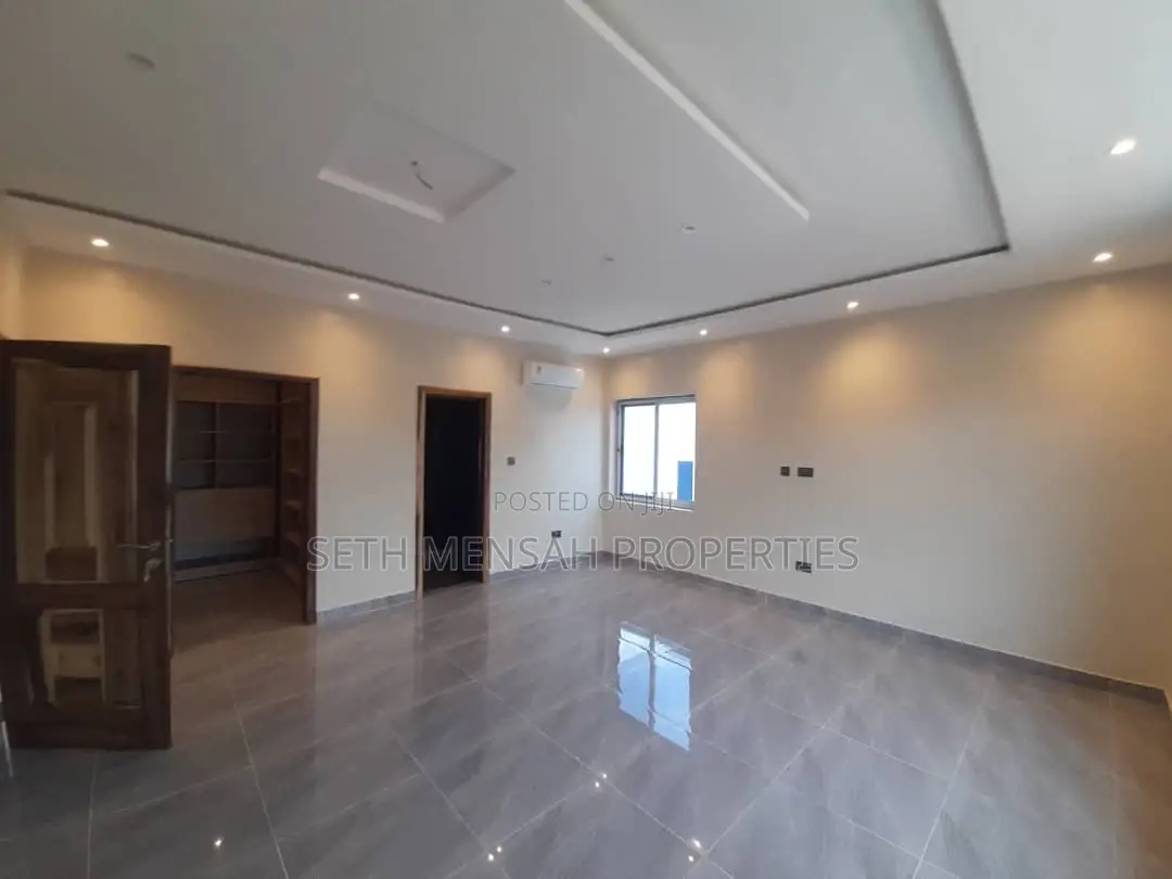 4bdrm House in Oyarifa for sale