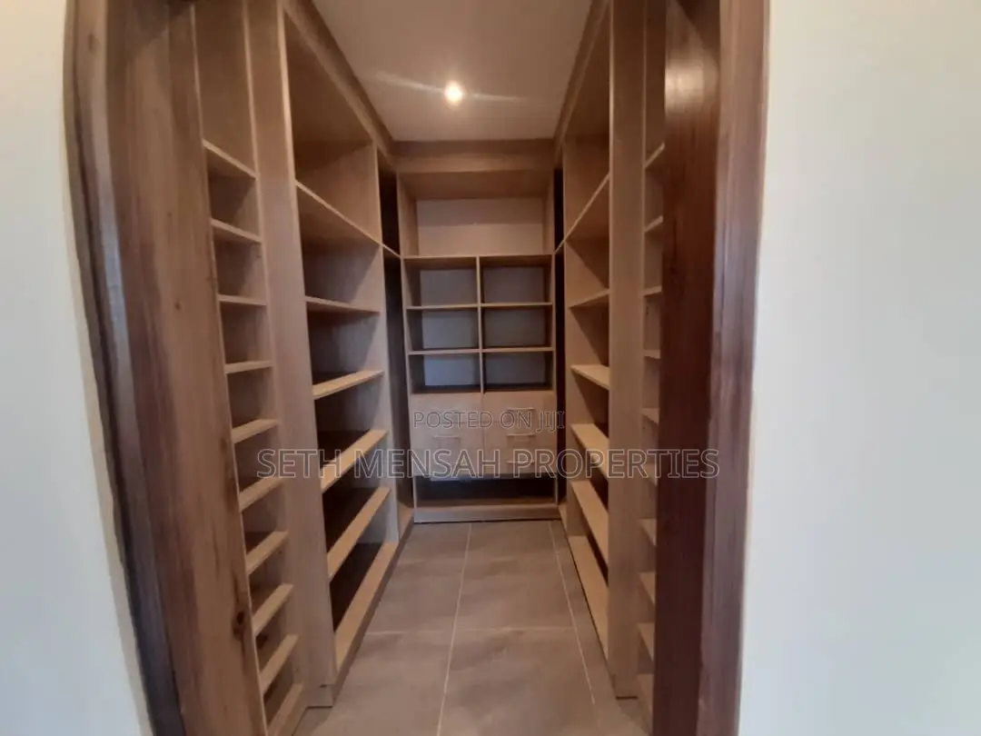 4bdrm House in Oyarifa for sale