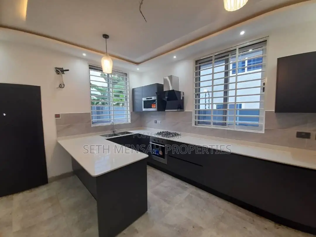 4bdrm House in Oyarifa for sale
