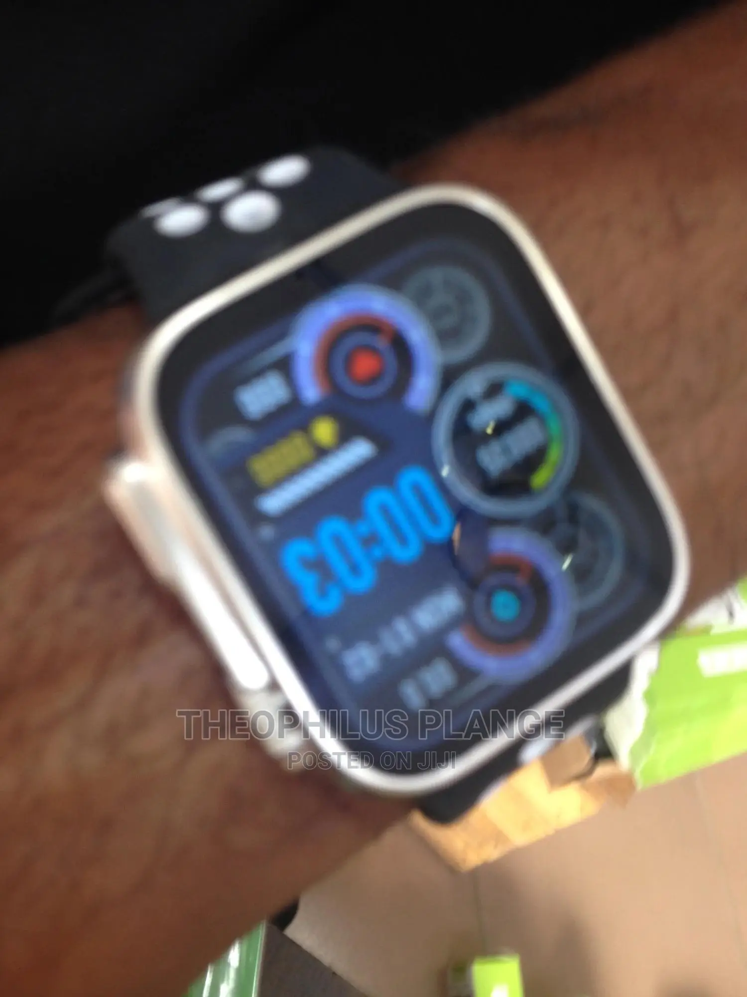 Ultra 8 Max Smart Watch. With Free Airpods.