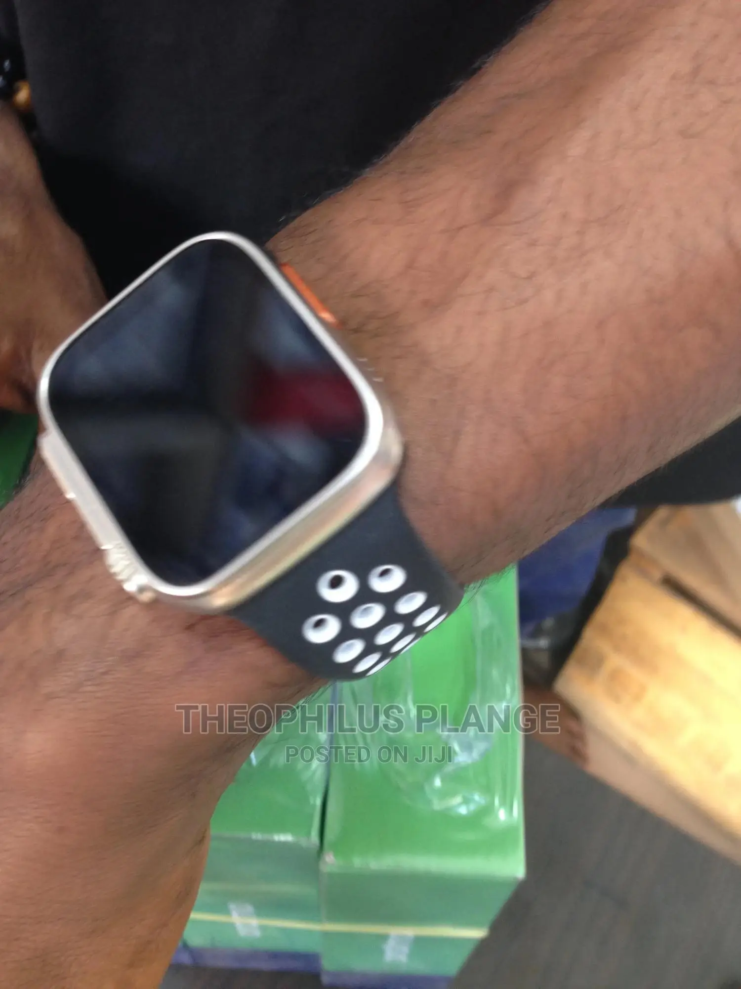 Ultra 8 Max Smart Watch. With Free Airpods.