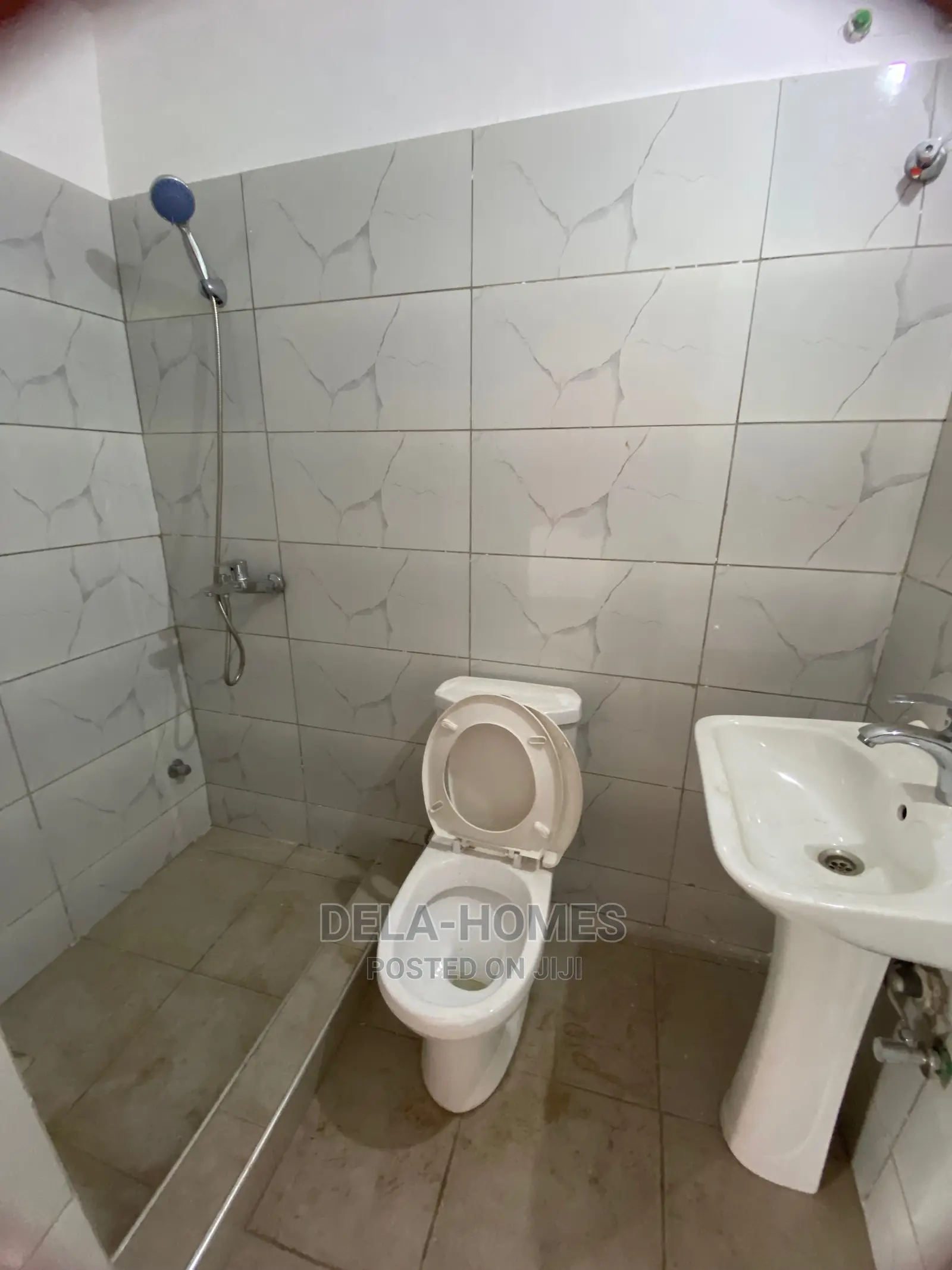 2bdrm Apartment in Lakeside Estate, Ashaley Botwe for rent
