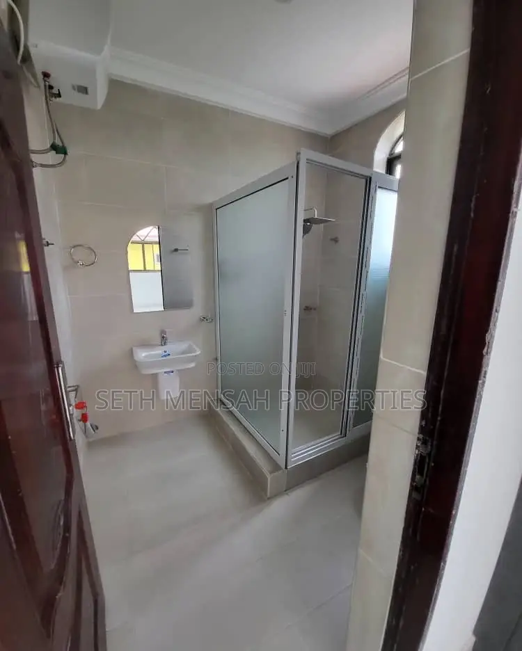 3bdrm Apartment in East Legon for rent