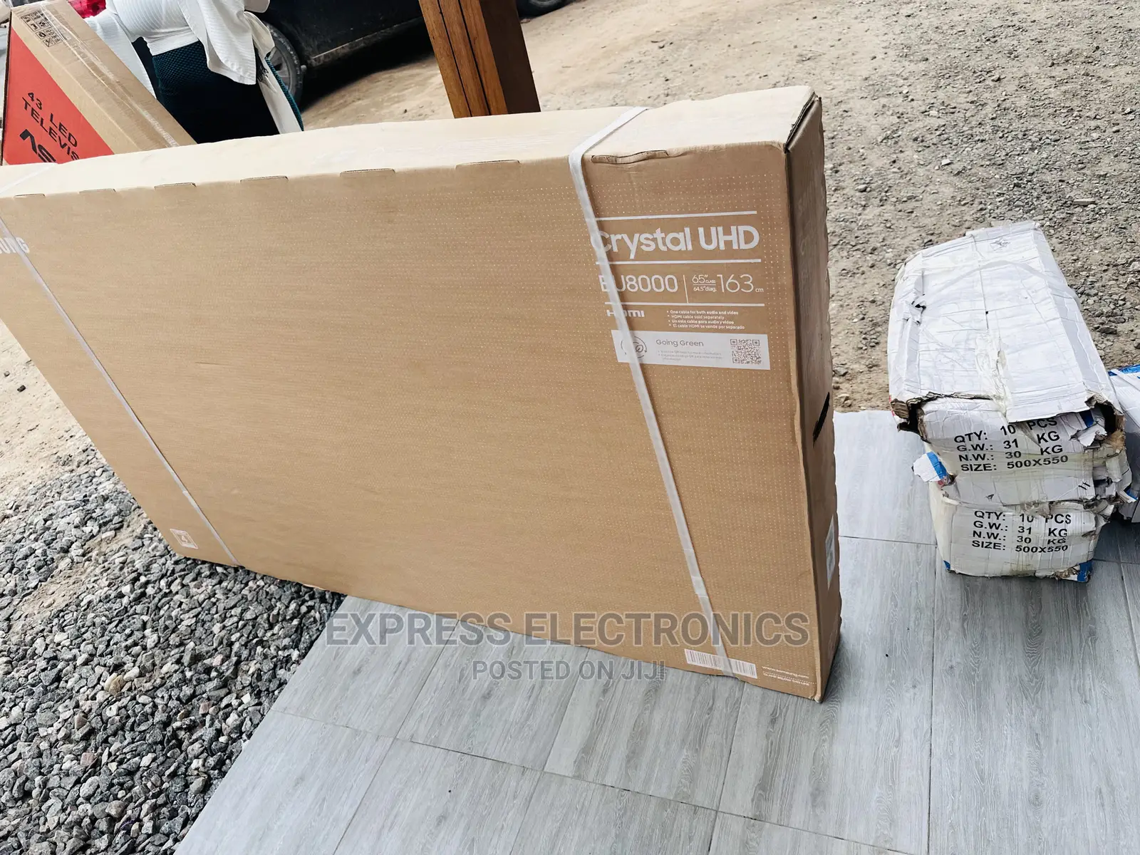 Samsung UHD Screen 65”Bu8072 Tv 