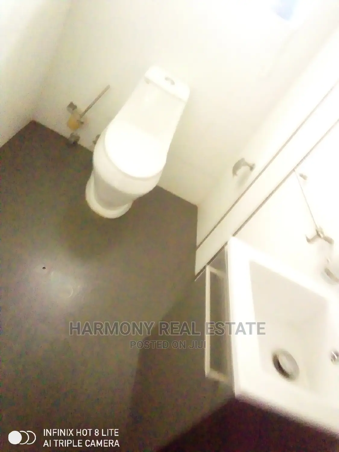 4bdrm House in Dzorwulu for sale