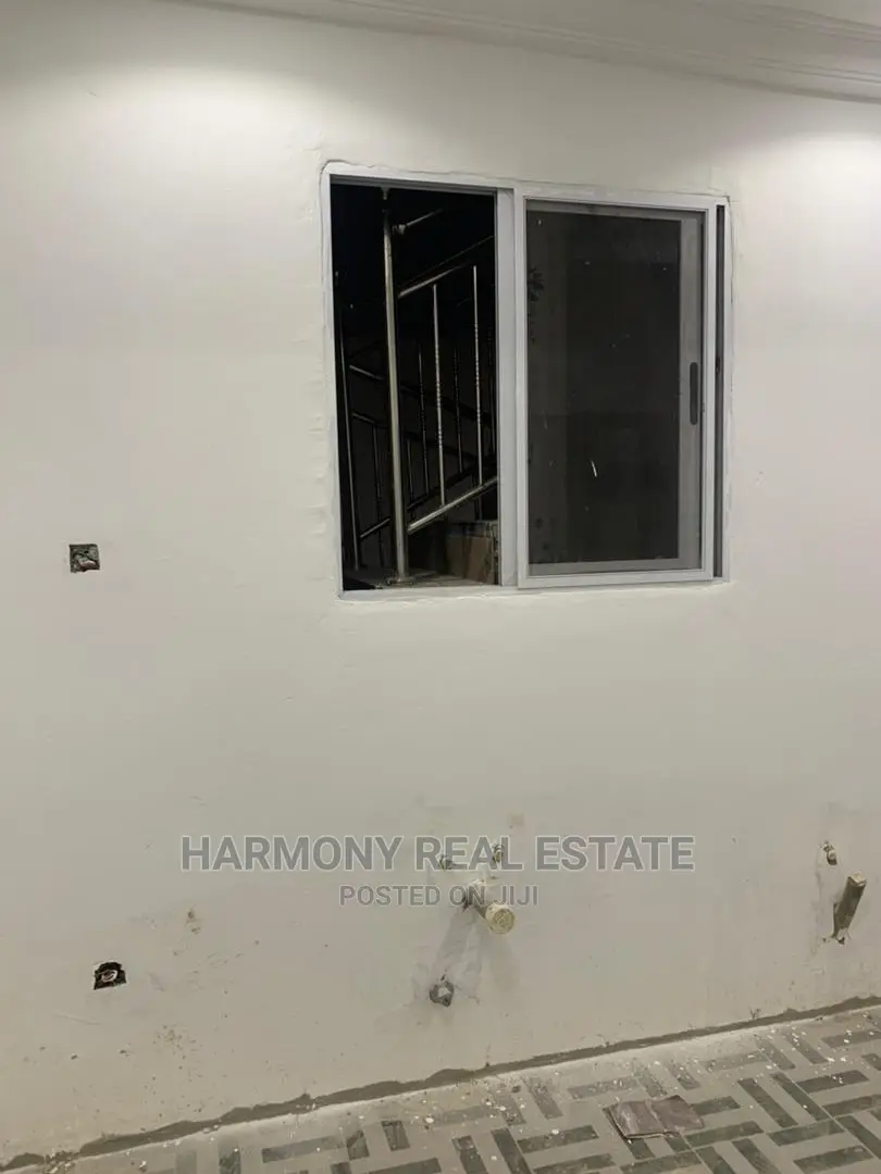 4bdrm House in Dzorwulu for sale