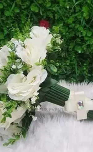 Bride Handfan N Brides Flowers.