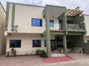 4bdrm Townhouse / Terrace in Kingsby-Area, Achimota for rent