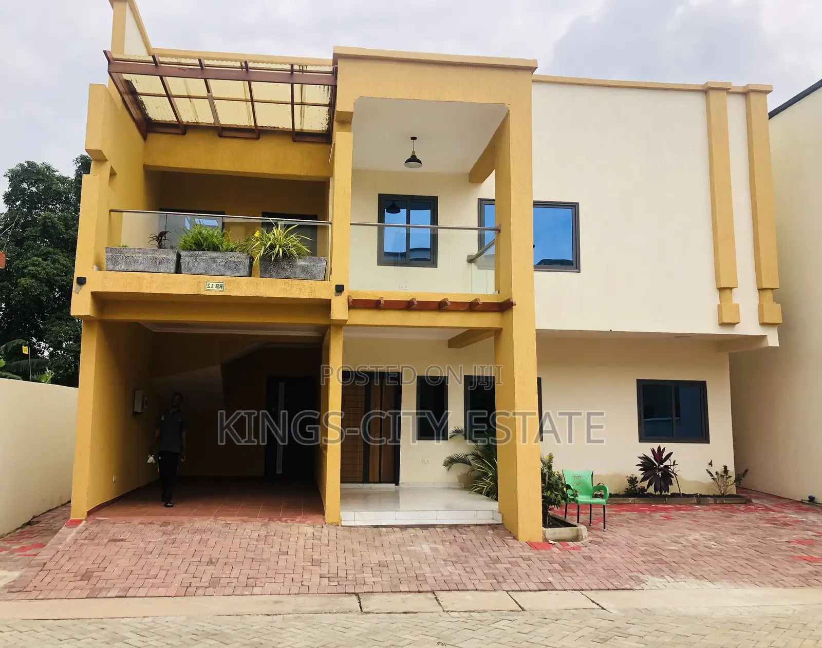 4bdrm House in Petroleum, Achimota for sale