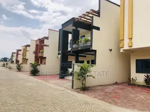 4bdrm House in Petroleum, Achimota for sale