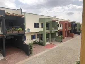 4bdrm Townhouse/Terrace in Mile-7, Achimota for sale