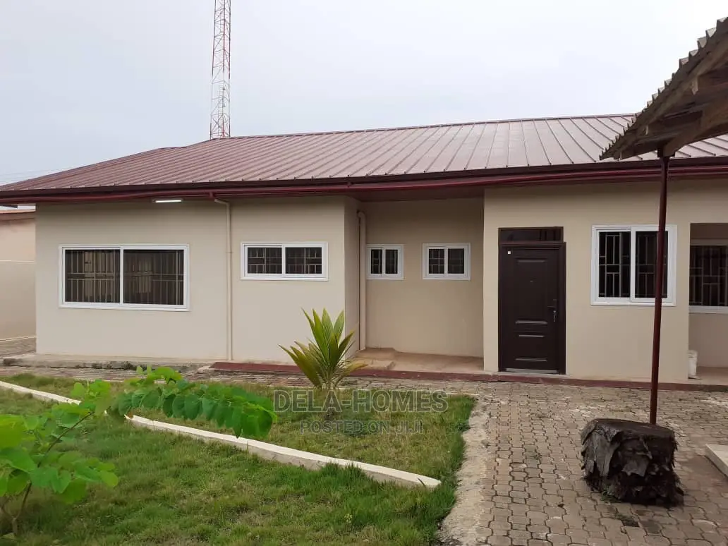 Four Bedroom HSE for Rent at Adenta Barrier.