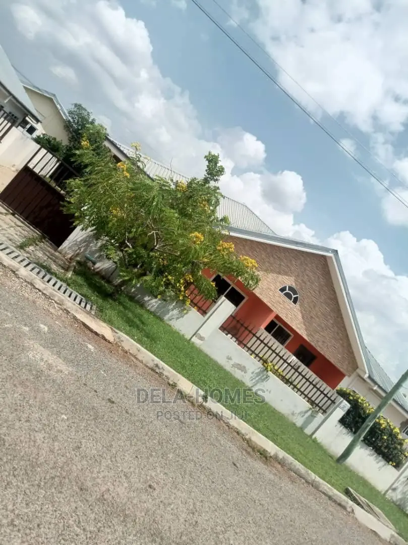 Three Bedroom Self Compound for Rent at Oyarifa.